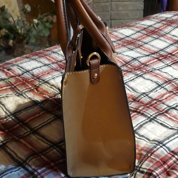 Purse - Picture 2 of 4